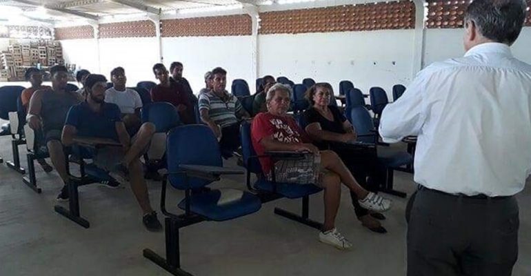 PALESTRA DE EMPREENDEDORISMO RURAL REÚNE AGRICULTORES